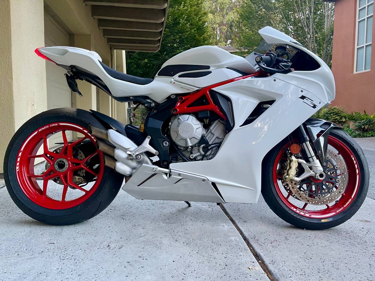MV Agusta F3 675 1