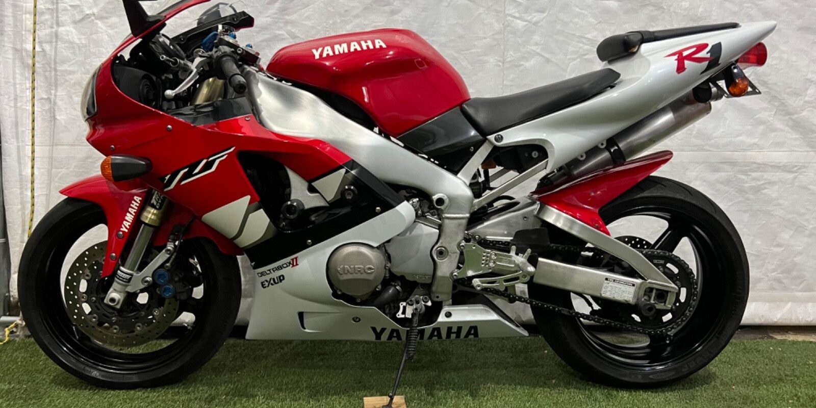 Analog Icon: 1999 Yamaha YZF-R1 for Sale - Rare SportBikesForSale