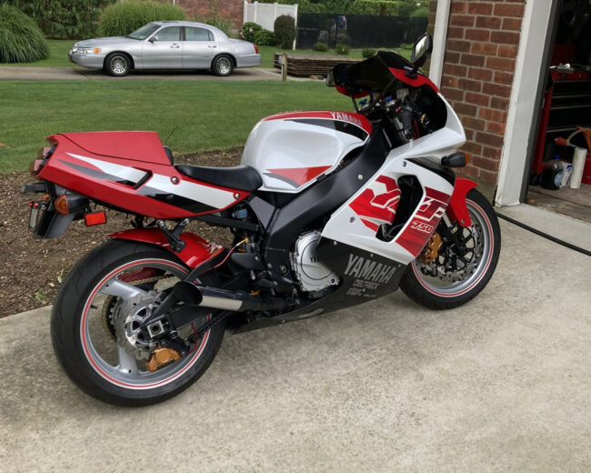 Yamaha YZF750R 3