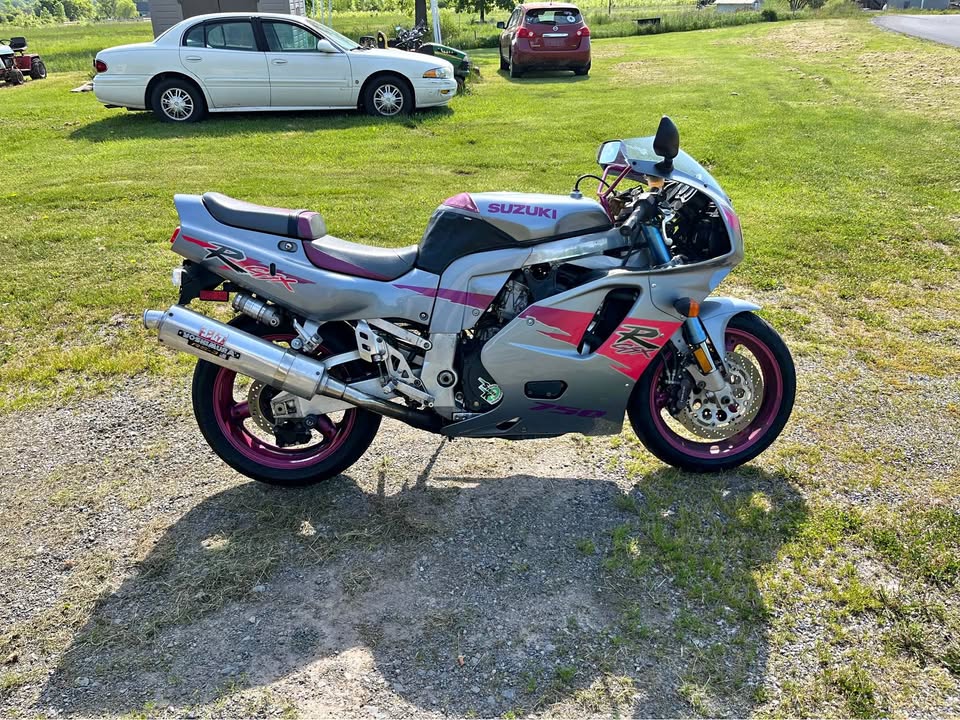 1994_suzuki_gsxr_750
