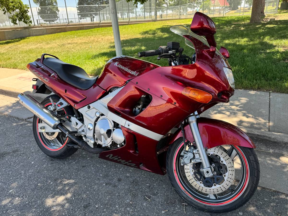 1997_kawasaki_ninja_zx6r