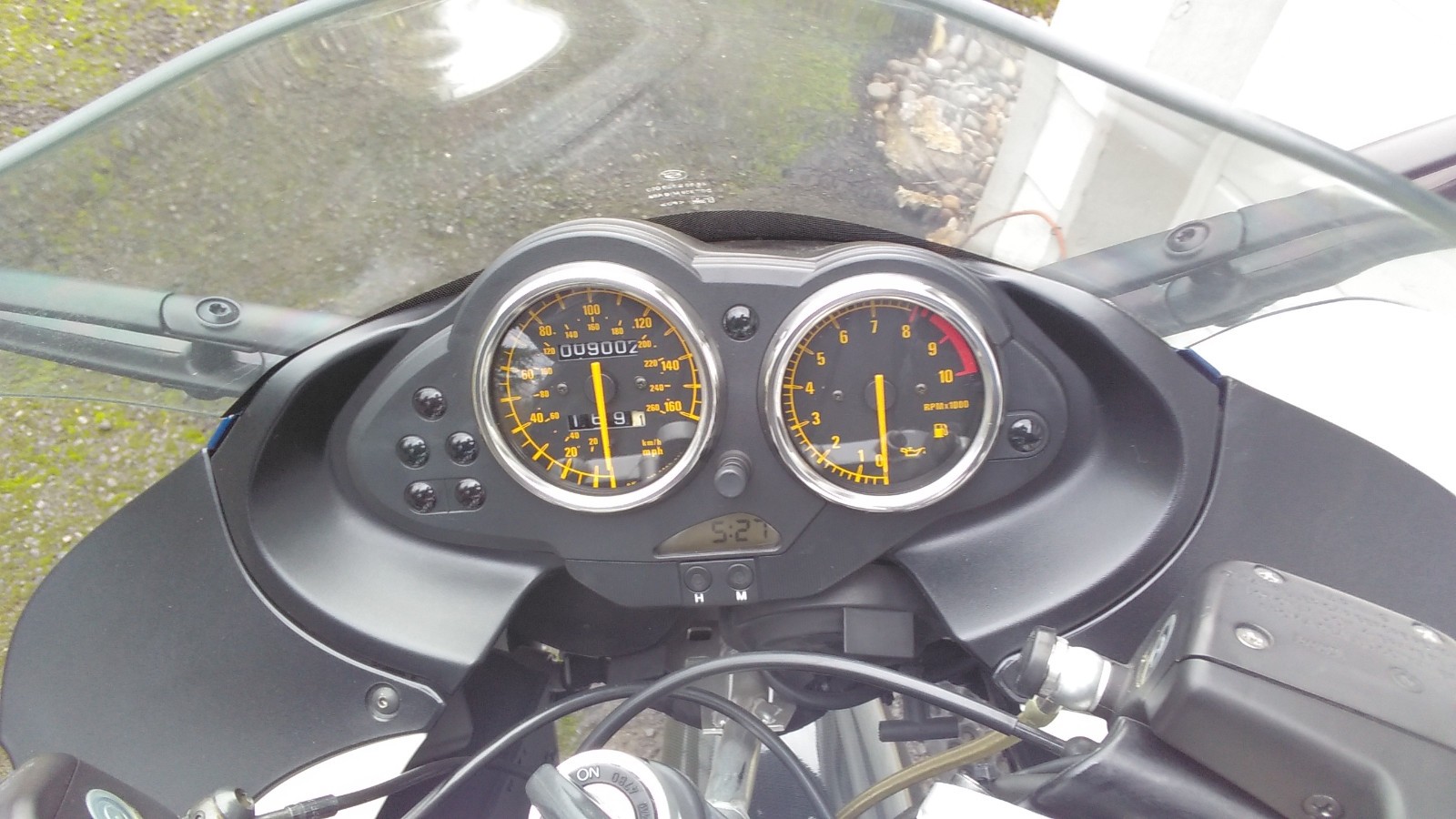 BMW R1100S Mamola 3