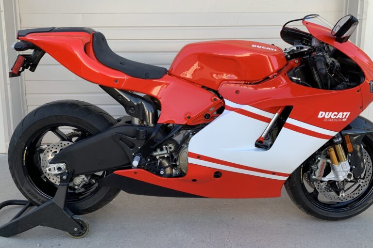 Ducati Desmosedici 2
