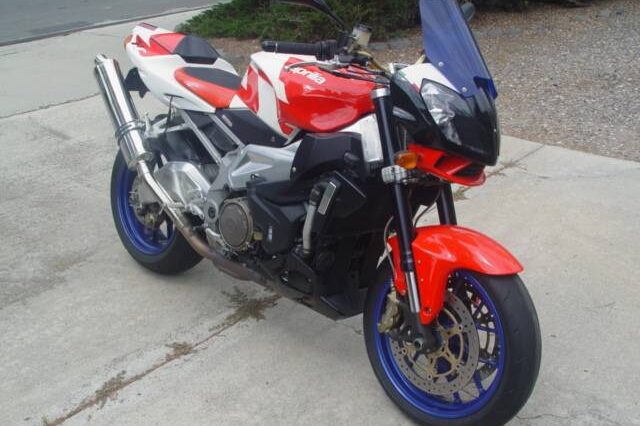 Aprilia Tuono 1000R 1