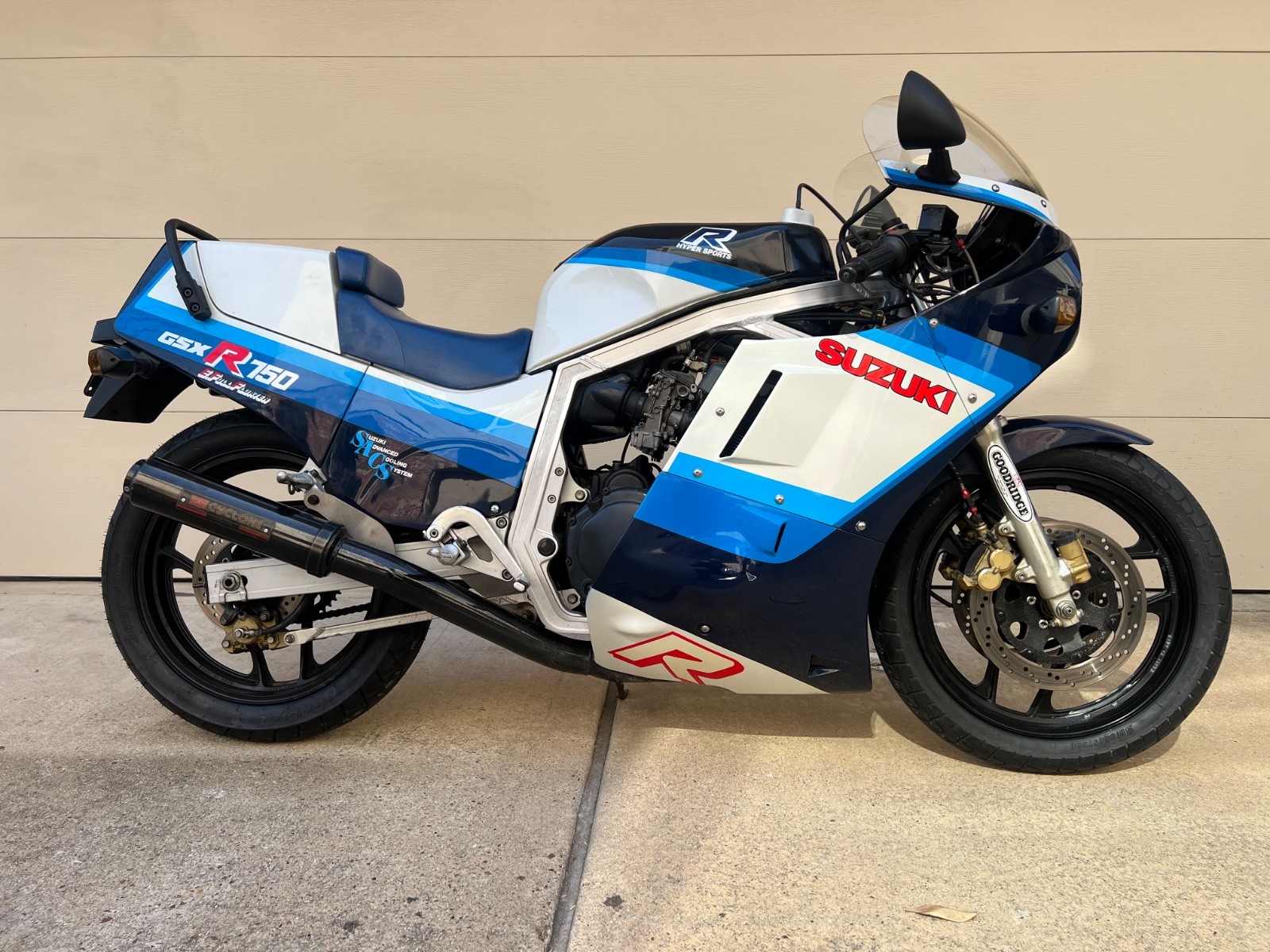1986_suzuki_gsxr750