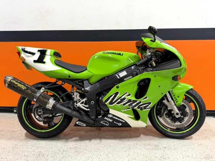 Diamond in the Rough: 1999 Kawasaki Ninja ZX-7R for Sale - Rare
