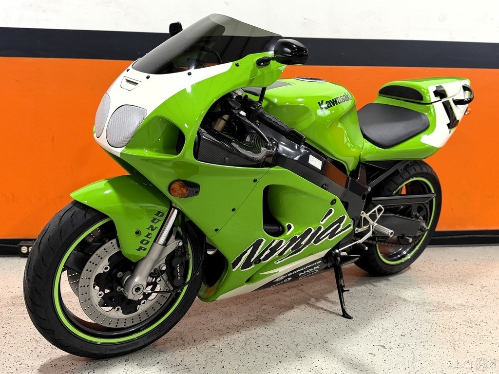 Kawasaki ZX-7R 5