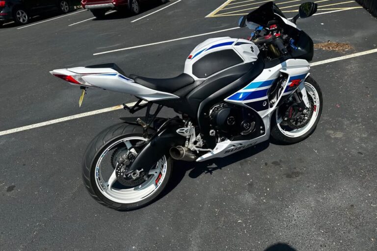 2013_suzuki_gsxr