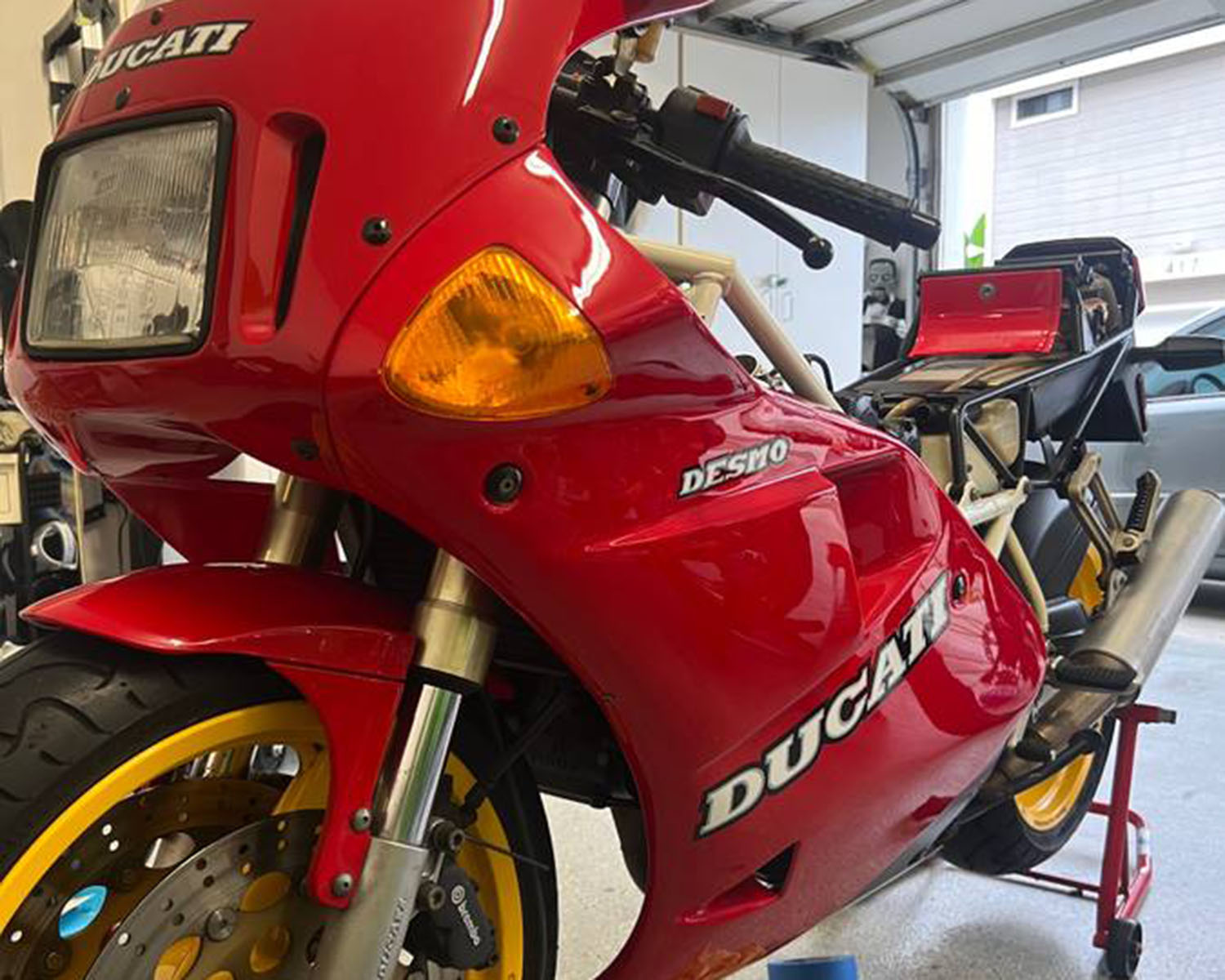 Ducati 851 12