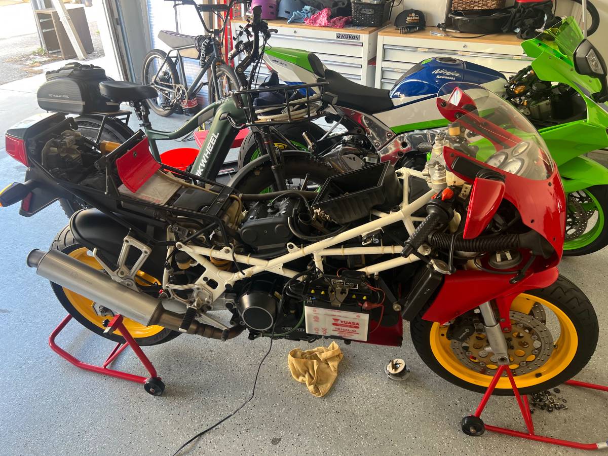 Ducati 851 3