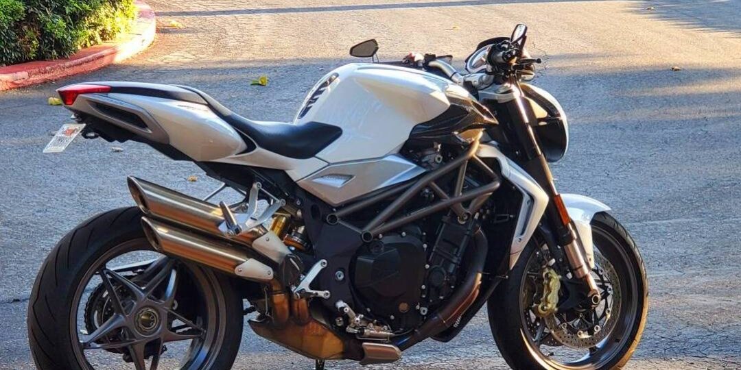 MV Agusta Brutale 990 1