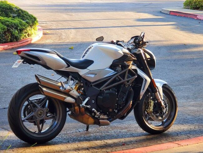 MV Agusta Brutale 990 1
