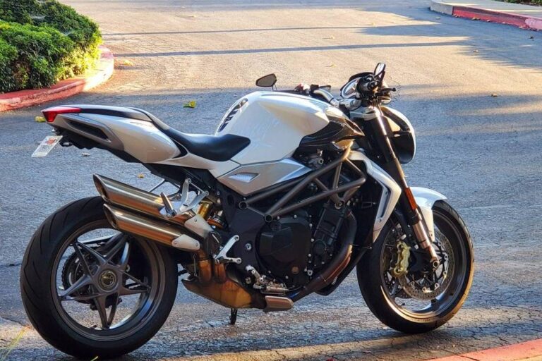 MV Agusta Brutale 990 1