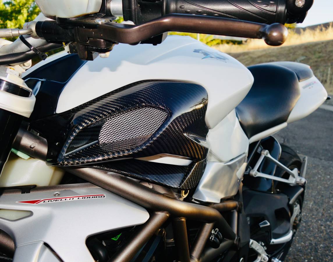 MV Agusta Brutale 990 6