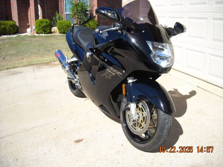 Still the Gentlemen's Express: 2003 Honda CBR1100XX Super