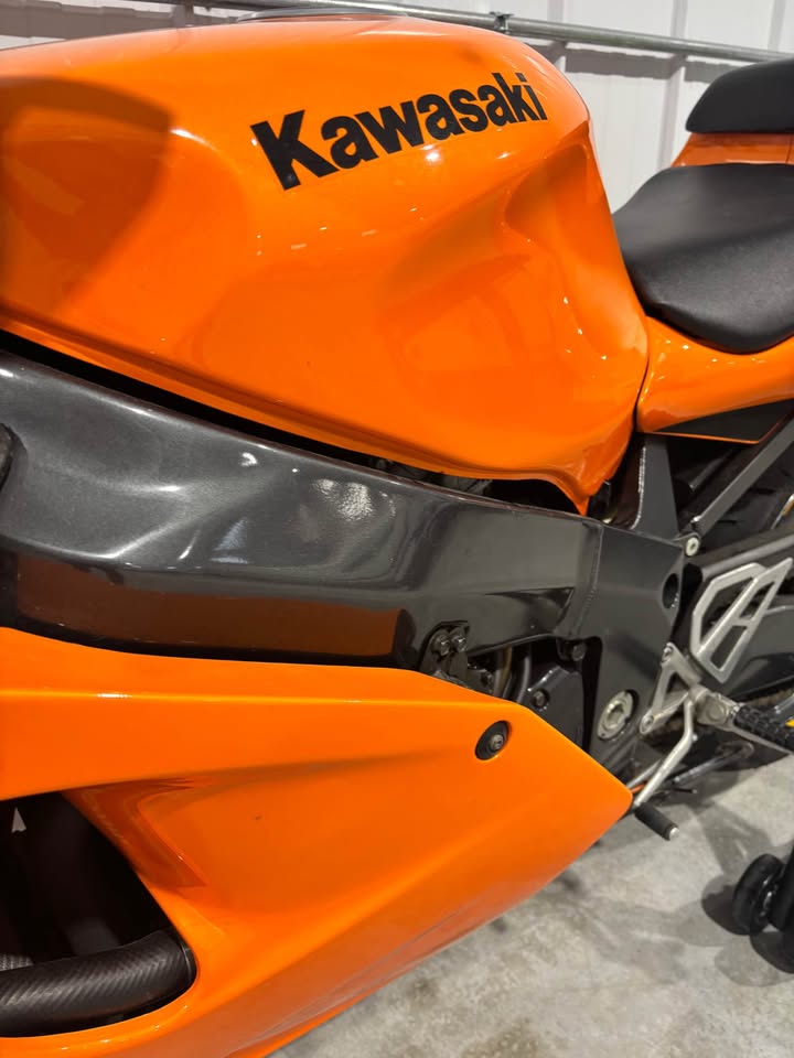 Orange Crush: 2003 Kawasaki Ninja ZX7R - Rare SportBikesForSale