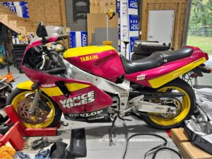 Built for Speed: 1990 Vance & Hines Yamaha FZR1000 for sale Built for Speed: 1990 Vance & Hines Yamaha FZR1000 for sale