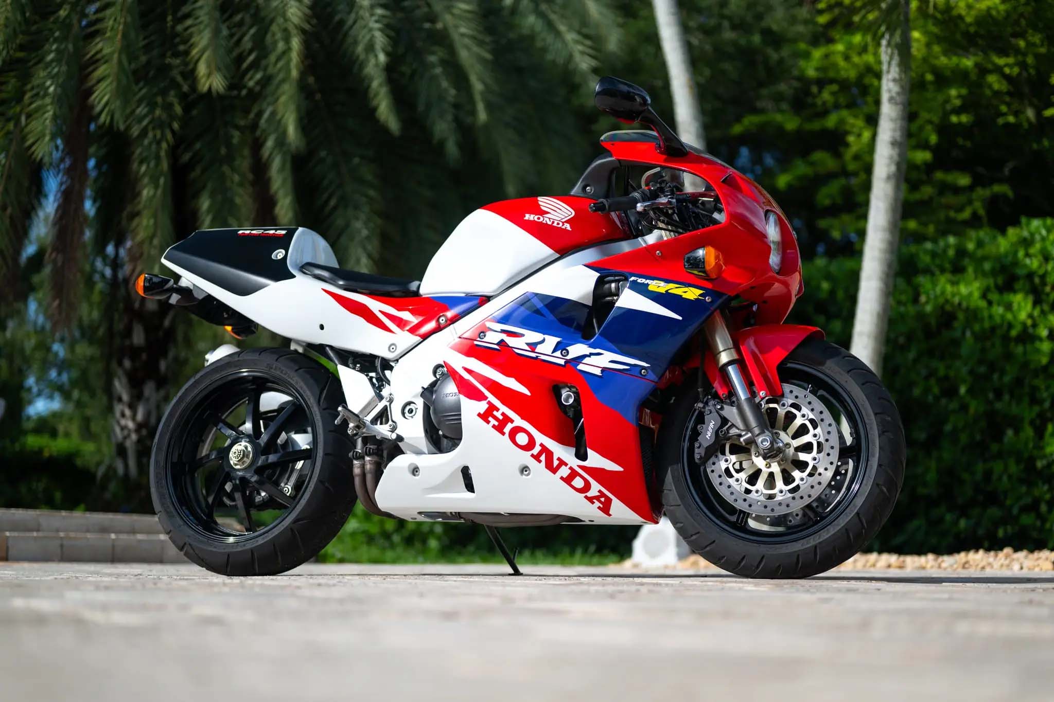 Monday Money: 933-Mile 1994 Honda RVF750R RC45 on Bring a Trailer Monday Money: 933-Mile 1994 Honda RVF750R RC45 on Bring a Trailer