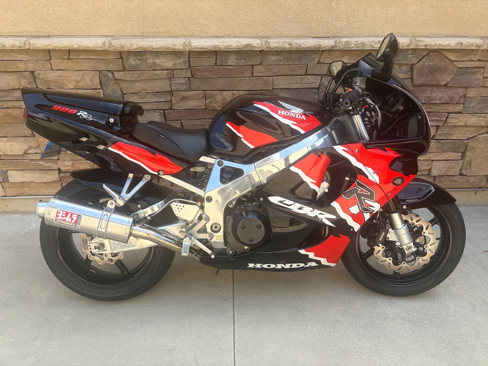 Sharpened Blade: 1996 Honda CBR900RR for Sale on eBay Sharpened Blade: 1996 Honda CBR900RR for Sale on eBay